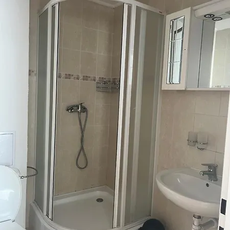 Palazzo -ubytovanie S Restauraciou 3*