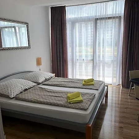 Palazzo -ubytovanie S Restauraciou 3*
