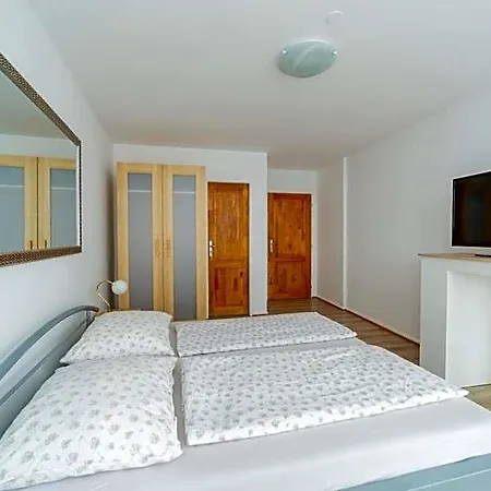 Hotel Palazzo -ubytovanie S Restauraciou Liptowski Mikułasz