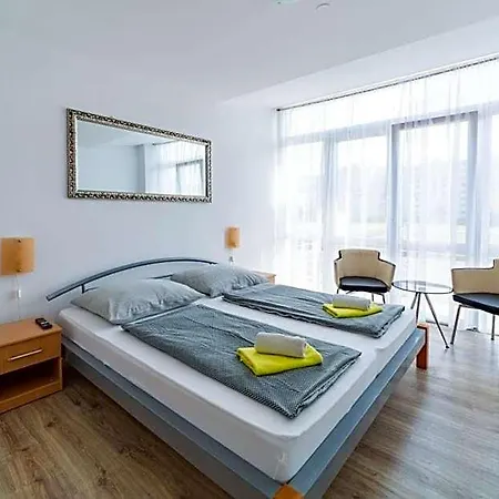 Palazzo -ubytovanie S Restauraciou 3*