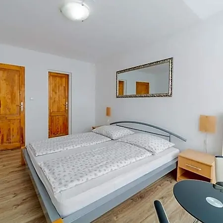 Hotel Palazzo -ubytovanie S Restauraciou Liptowski Mikułasz