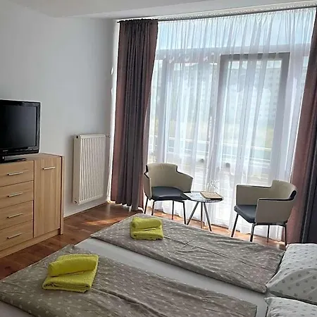 Palazzo -ubytovanie S Restauraciou