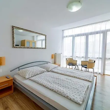 Palazzo -ubytovanie S Restauraciou 3*
